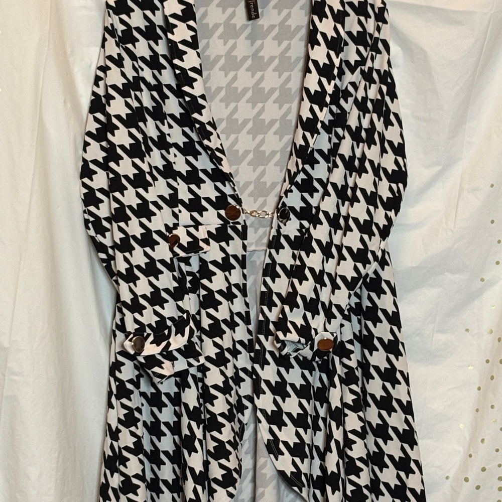 Black and White Houndstooth A-Line Skirt